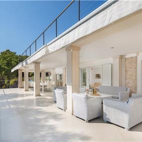 Luxury 6 Bedroom Seafront Villa with pool and Separate Apartment along Secluded Beach near Hvar Town, Sleeps 10-12